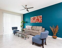 Amazing Townhome With Lake View at Storey Lake Resort