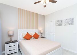 Amazing Townhome With Lake View at Storey Lake Resort