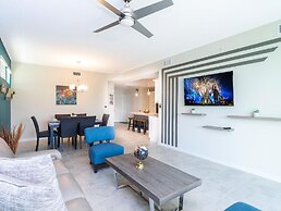 Amazing Townhome With Lake View at Storey Lake Resort