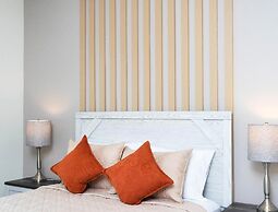 Amazing Townhome With Lake View at Storey Lake Resort