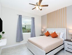 Amazing Townhome With Lake View at Storey Lake Resort