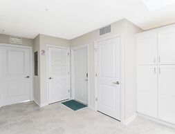 Amazing Townhome With Lake View at Storey Lake Resort