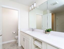 Amazing Townhome With Lake View at Storey Lake Resort