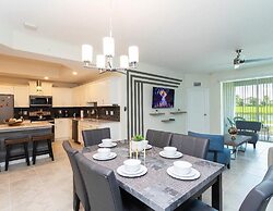 Amazing Townhome With Lake View at Storey Lake Resort