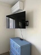 Cosy Central Burleigh Getaway