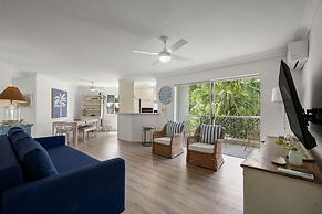 Cosy Central Burleigh Getaway