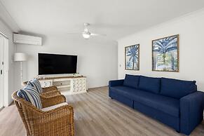 Cosy Central Burleigh Getaway