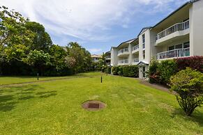 Cosy Central Burleigh Getaway