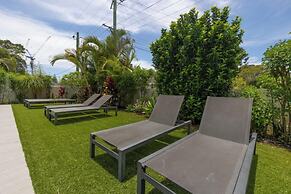 Cosy Central Burleigh Getaway