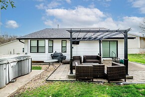 Remodeled and Inviting Free EV