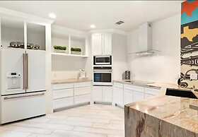 Single Malt Manor Downtown Austin