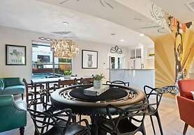 Single Malt Manor Downtown Austin