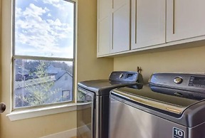 Single Malt Manor Downtown Austin