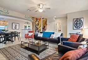 Single Malt Manor Downtown Austin