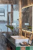 Nemo's Home seaside INN