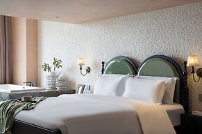 Nemo's Home seaside INN