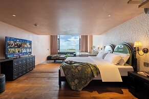 Nemo's Home seaside INN