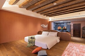 Nemo's Home seaside INN