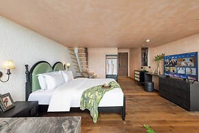 Nemo's Home seaside INN