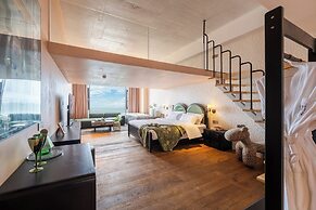 Nemo's Home seaside INN