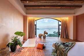 Nemo's Home seaside INN