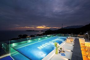 Nemo's Home seaside INN