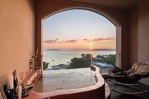 Nemo's Home seaside INN