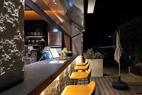 Nemo's Home seaside INN