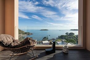 Nemo's Home seaside INN