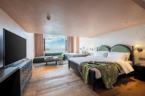 Nemo's Home seaside INN