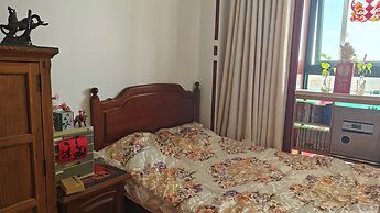 Mommy's home with breadfast and more