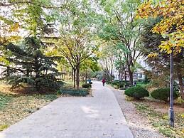 Mommy's home with breadfast and more