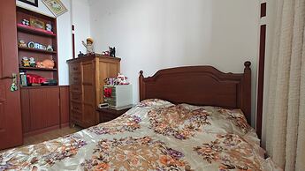 Mommy's home with breadfast and more