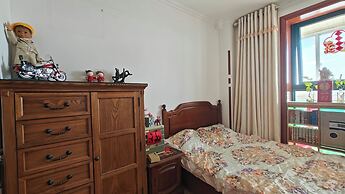 Mommy's home with breadfast and more