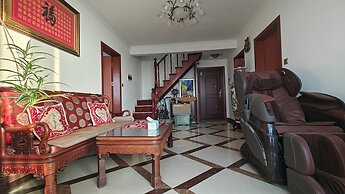 Mommy's home with breadfast and more