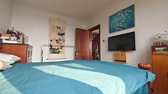 Mommy's home with breadfast and more