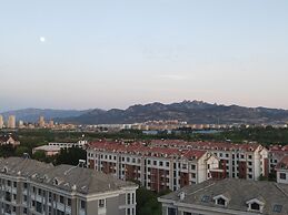 Mommy's home with breadfast and more