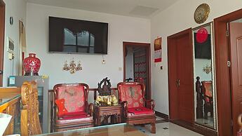 Mommy's home with breadfast and more