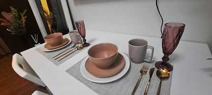 Air Residences-Contemporary Scandi w/Skyline view