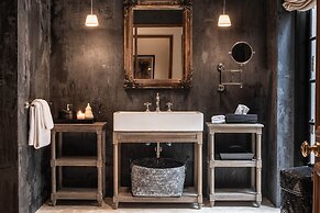 No77 Leyn Baan The One Group of Hotels