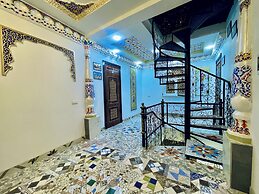 SHOM EAST HOTEL