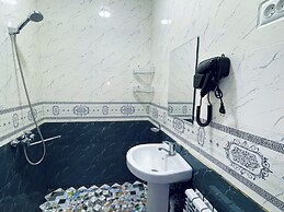 SHOM EAST HOTEL