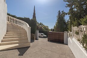 Luxury Family Escape Golf & Pool Retreat