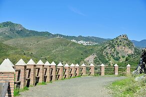 Luxury Family Escape Golf & Pool Retreat