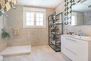 Luxury Family Escape Golf & Pool Retreat