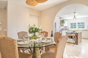 Luxury Family Escape Golf & Pool Retreat