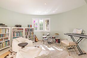 Luxury Family Escape Golf & Pool Retreat