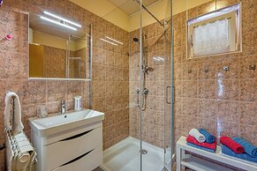 Small Holiday Home Jakara 5