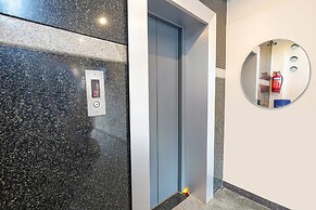 FabExpress Royal N Comforts