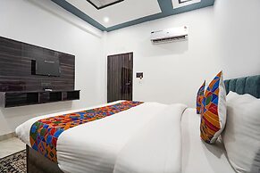 Fabhotel The Oak Tree